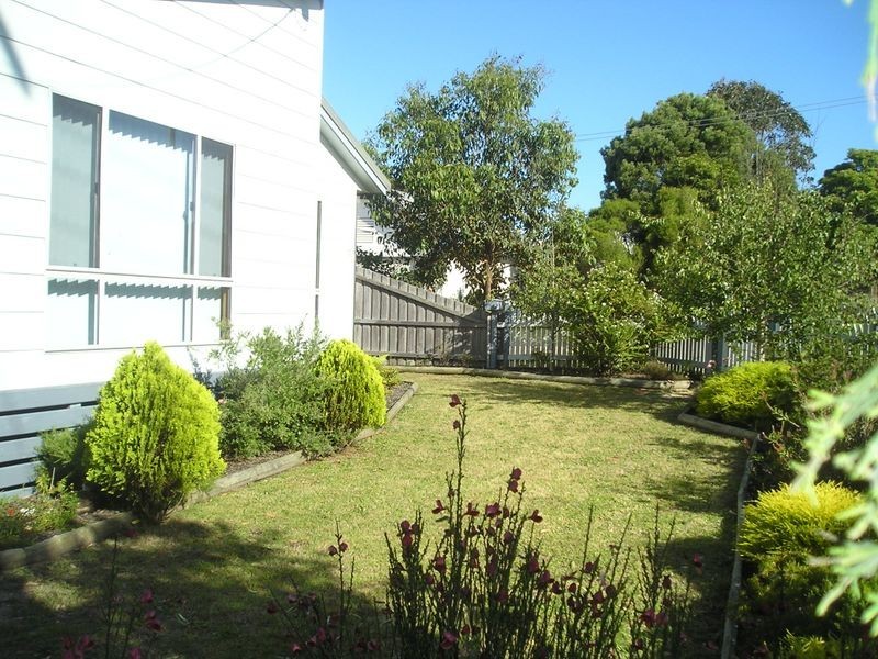 10 Bulmer Street, Lake Tyers Beach VIC 3909