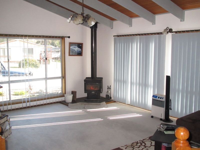 10 Bulmer Street, Lake Tyers Beach VIC 3909