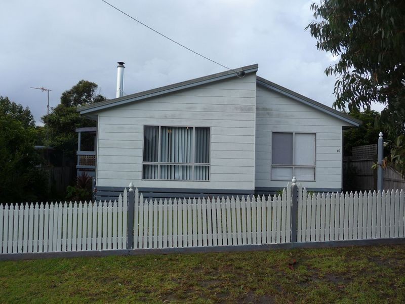 10 Bulmer Street, Lake Tyers Beach VIC 3909