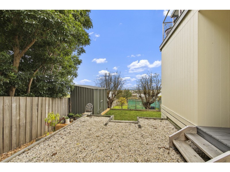 8 Grandview Road, Lakes Entrance VIC 3909