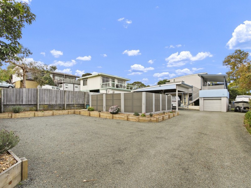 8 Grandview Road, Lakes Entrance VIC 3909