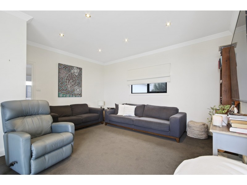 8 Grandview Road, Lakes Entrance VIC 3909