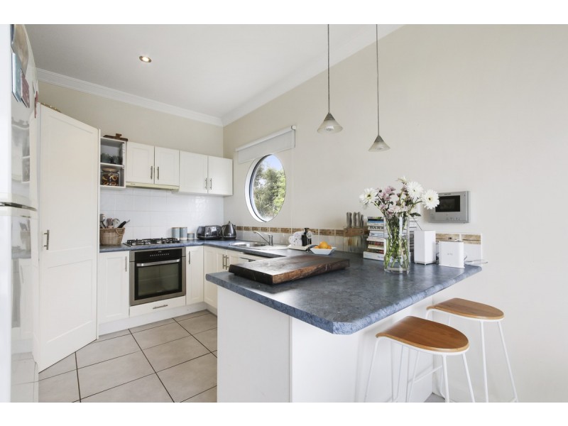 8 Grandview Road, Lakes Entrance VIC 3909