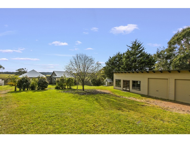 131 Albatross Road, Kalimna VIC 3909