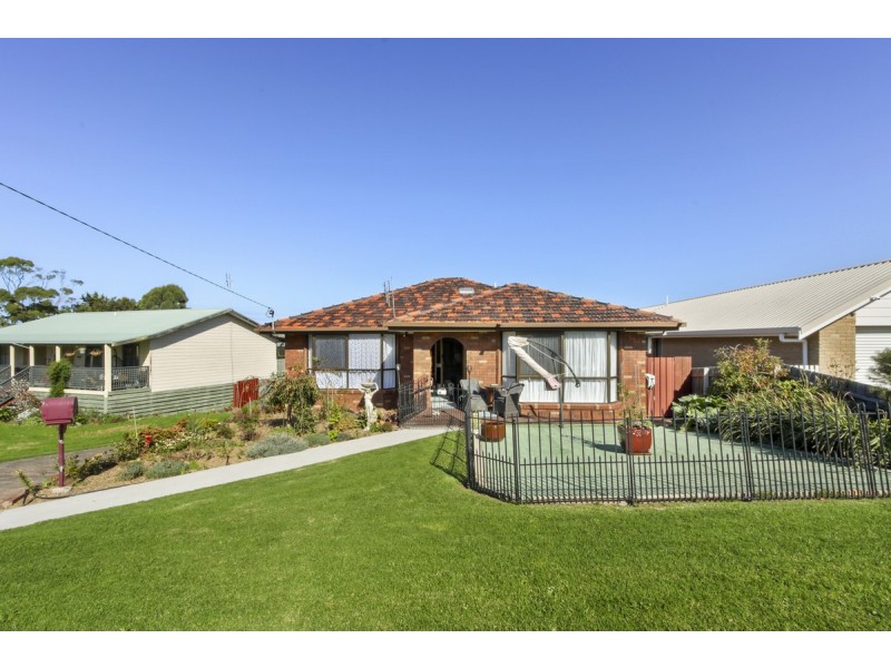 1 Bronsdon Street, Lakes Entrance VIC 3909