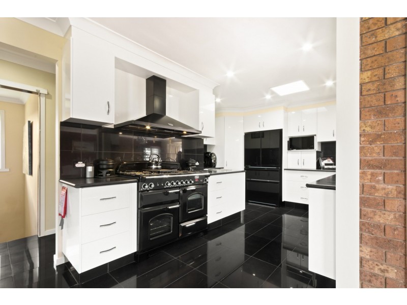 1 Bronsdon Street, Lakes Entrance VIC 3909