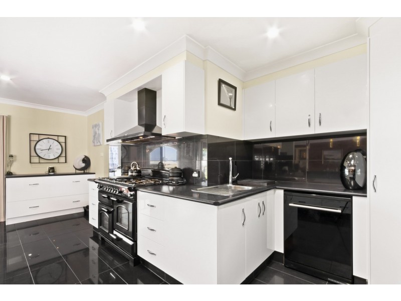 1 Bronsdon Street, Lakes Entrance VIC 3909