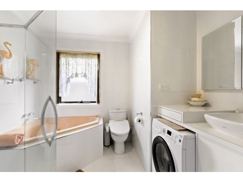 1 Bronsdon Street, Lakes Entrance VIC 3909