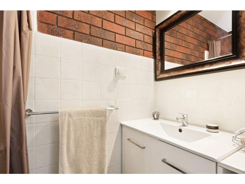 1 Bronsdon Street, Lakes Entrance VIC 3909