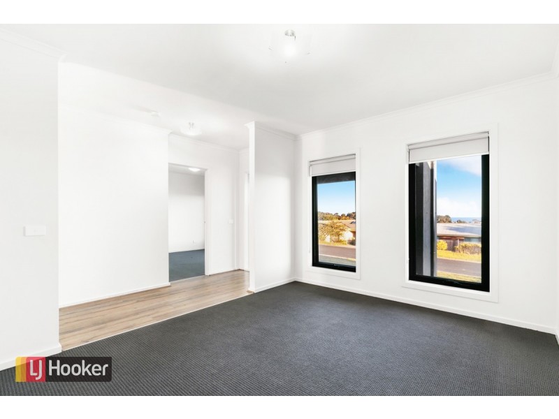 11 Ewing Court, Lakes Entrance VIC 3909