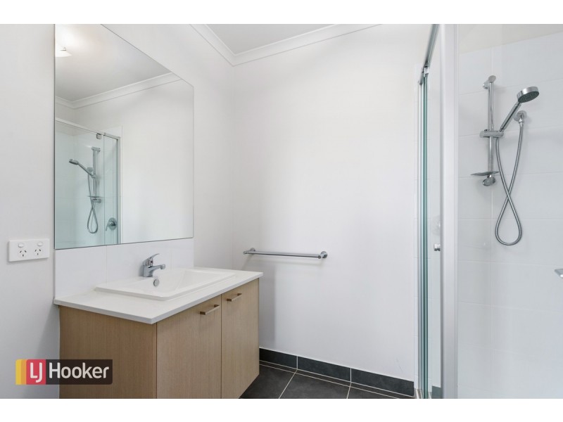 11 Ewing Court, Lakes Entrance VIC 3909