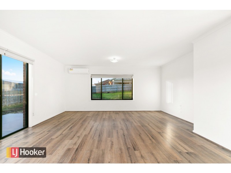 11 Ewing Court, Lakes Entrance VIC 3909