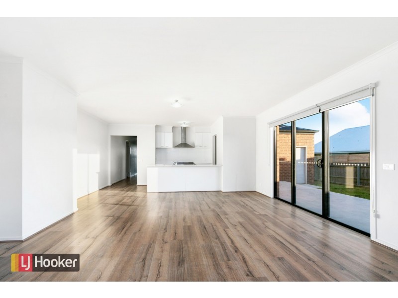 11 Ewing Court, Lakes Entrance VIC 3909