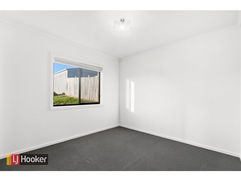 11 Ewing Court, Lakes Entrance VIC 3909