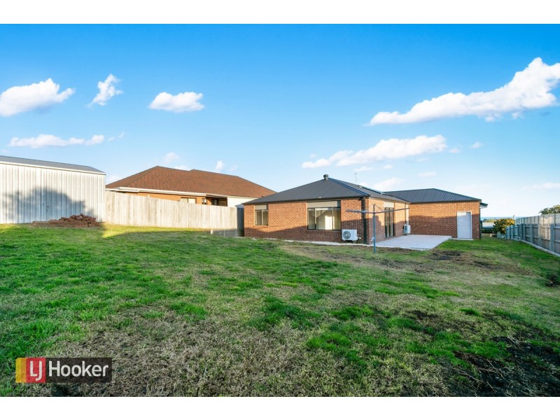 11 Ewing Court, Lakes Entrance VIC 3909
