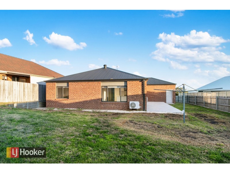 11 Ewing Court, Lakes Entrance VIC 3909
