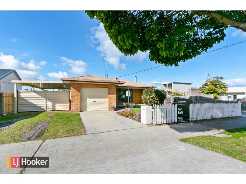 26 Carpenter Street, Lakes Entrance VIC 3909