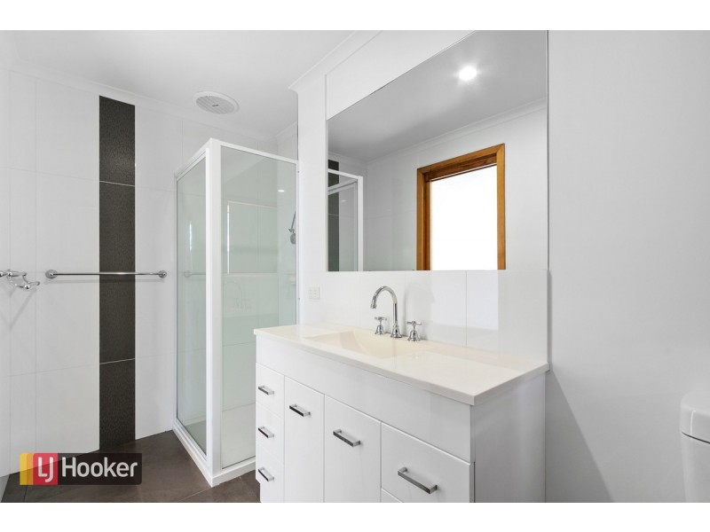 26 Carpenter Street, Lakes Entrance VIC 3909