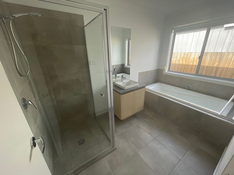 1A Alexandra Avenue, Kalimna VIC 3909