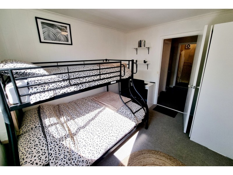 6 Tanjil Grove, Lakes Entrance VIC 3909