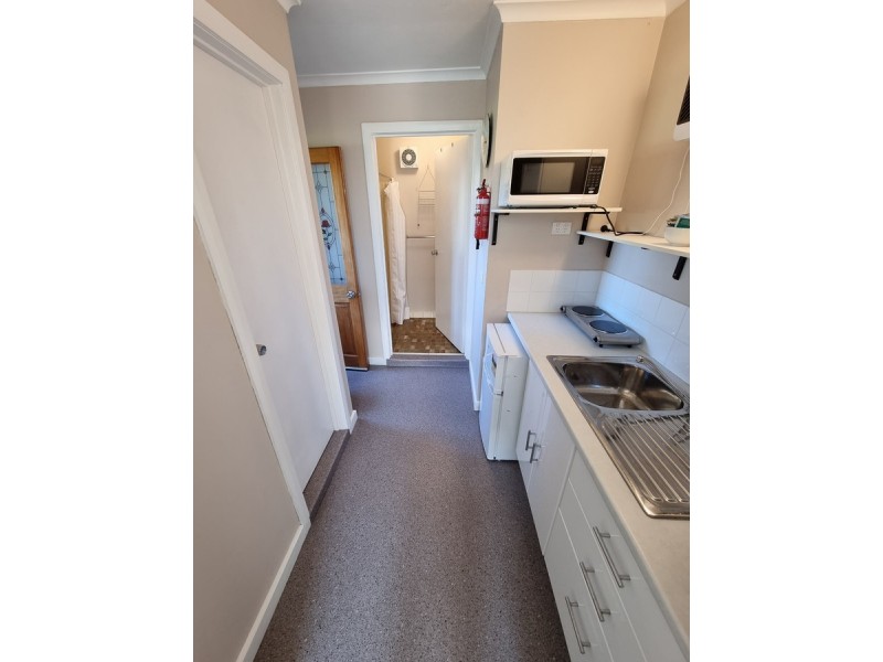 6 Tanjil Grove, Lakes Entrance VIC 3909