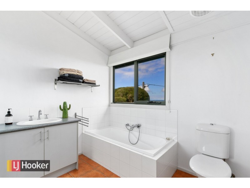 27 Marlin Road, Lake Tyers Beach VIC 3909