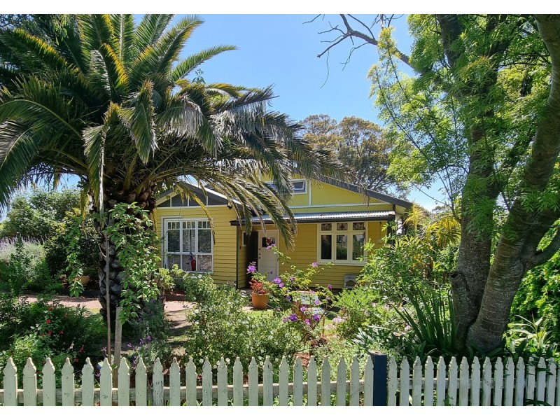 73 Hazel Road, Kalimna VIC 3909