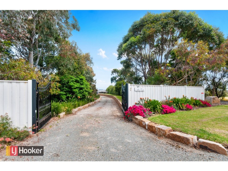 17 Highview Rise, Metung VIC 3904