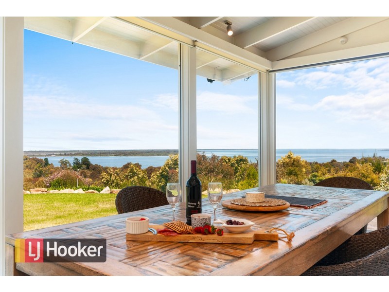 17 Highview Rise, Metung VIC 3904