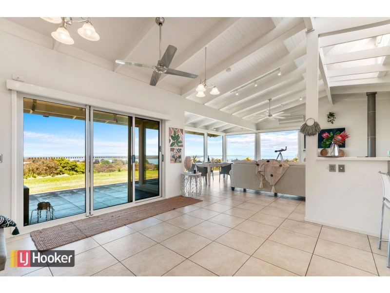 17 Highview Rise, Metung VIC 3904