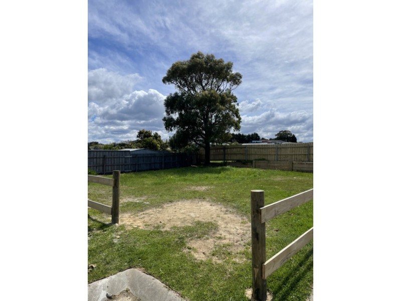 8/23 Alexandra Avenue, Kalimna VIC 3909