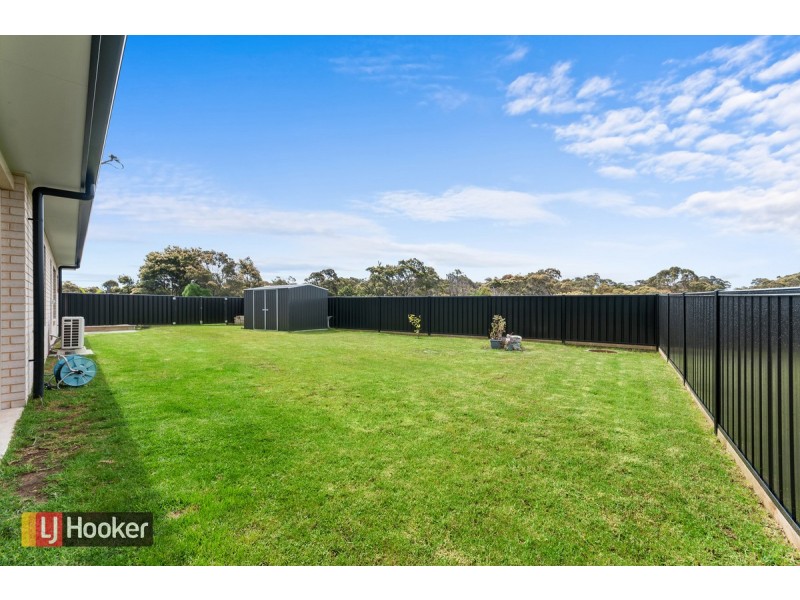 85 Albatross Road, Kalimna VIC 3909