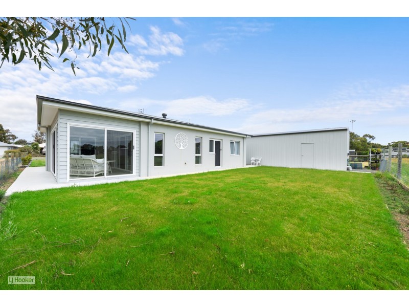 154 Kings Cove Boulevard, Metung VIC 3904