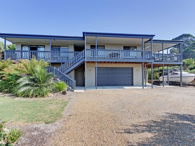 16 Lindamay Court, Lakes Entrance VIC 3909