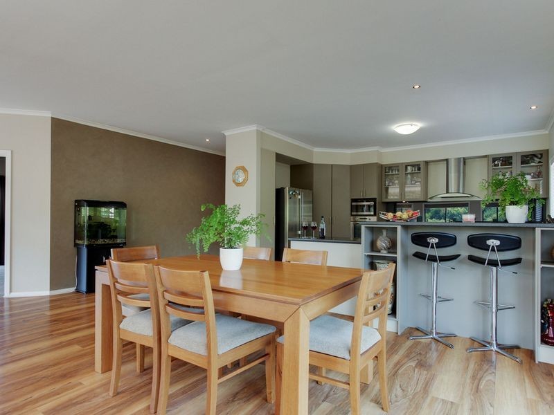 16 Lindamay Court, Lakes Entrance VIC 3909