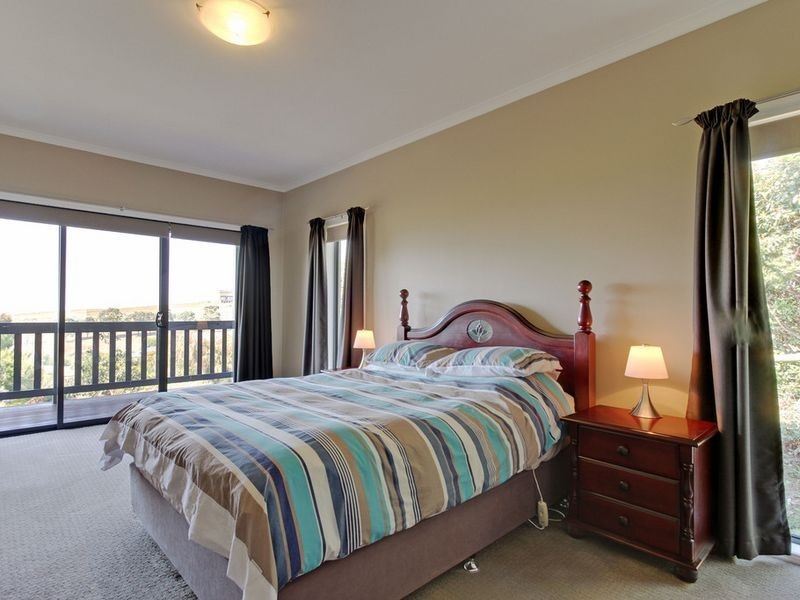 16 Lindamay Court, Lakes Entrance VIC 3909