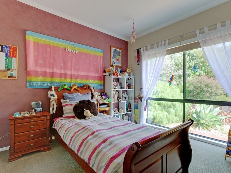 16 Lindamay Court, Lakes Entrance VIC 3909