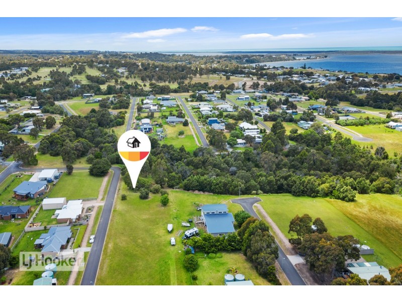 8 Jeremy Avenue, Metung VIC 3904