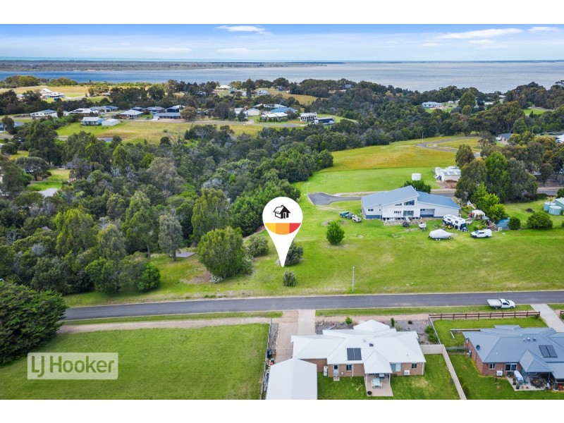 8 Jeremy Avenue, Metung VIC 3904