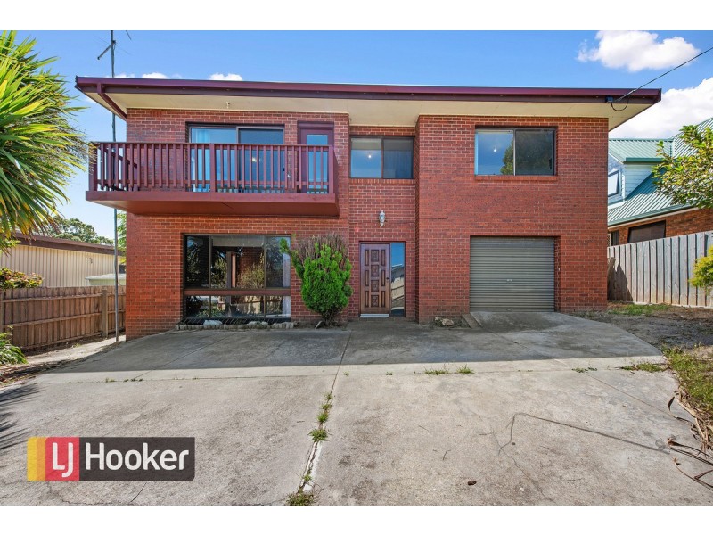 32 Capes Road, Lakes Entrance VIC 3909