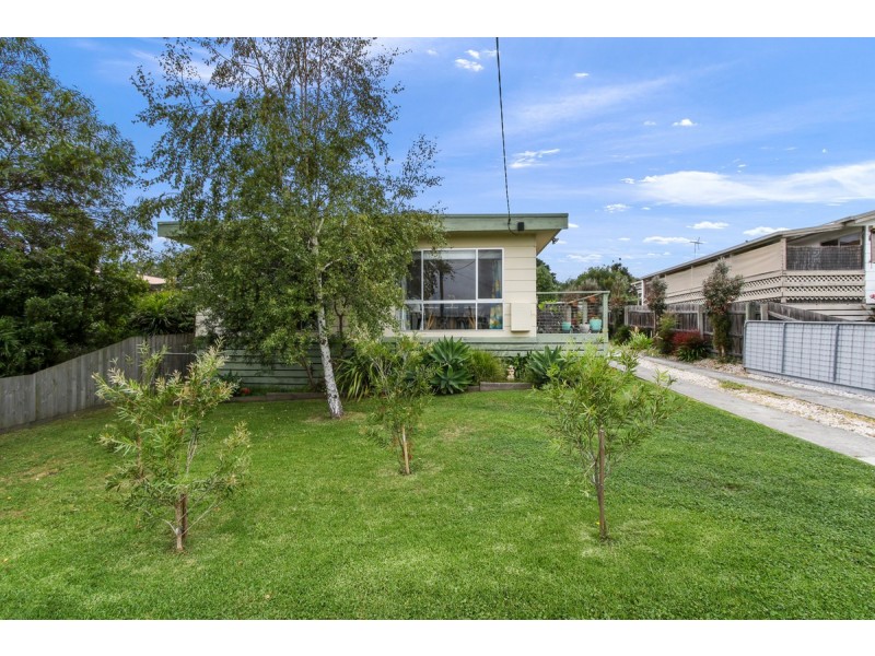 34 McCullough Street, Lakes Entrance VIC 3909