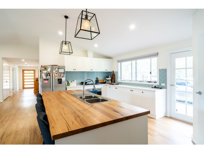 190 Baades Road, Lakes Entrance VIC 3909