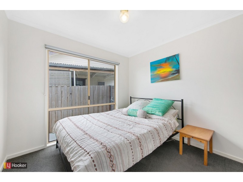 19 Hazel Road, Kalimna VIC 3909