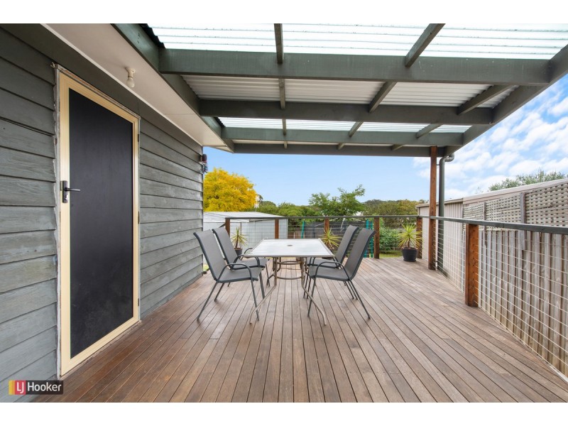 19 Hazel Road, Kalimna VIC 3909