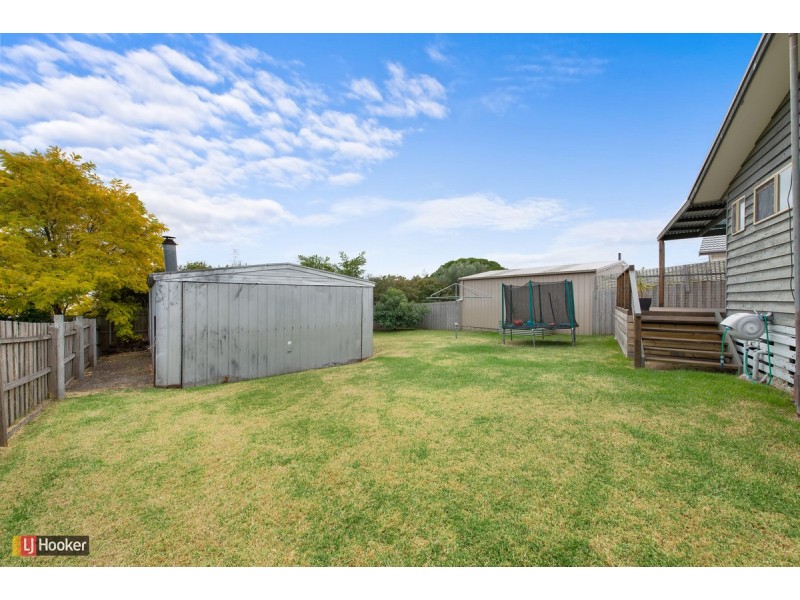 19 Hazel Road, Kalimna VIC 3909