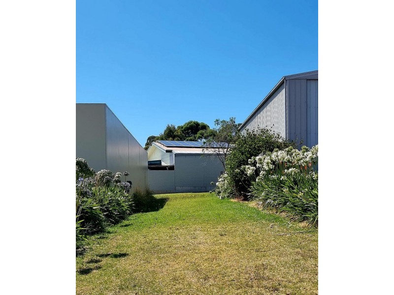 20 McCullough Street, Lakes Entrance VIC 3909