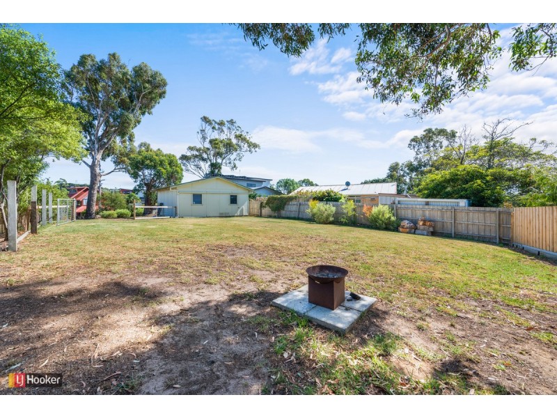 6 Point Road, Kalimna VIC 3909