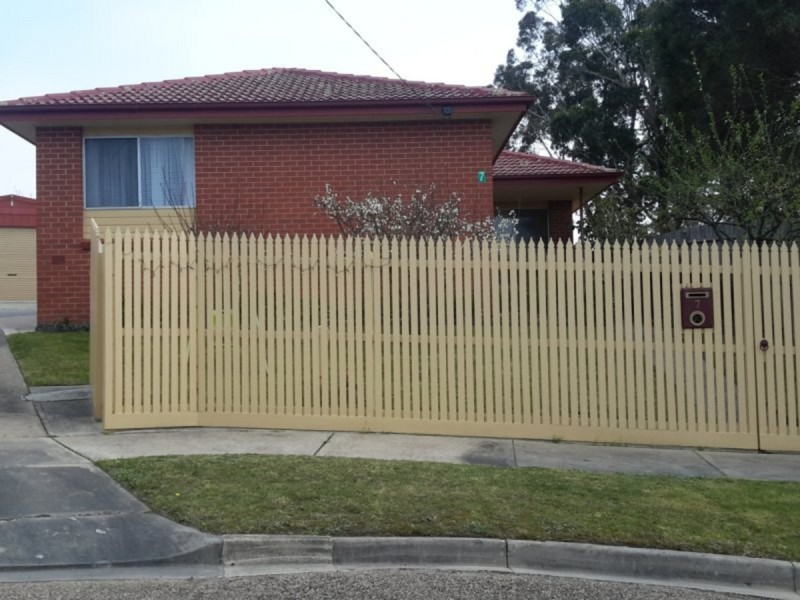 7 Webb Court, Lakes Entrance VIC 3909