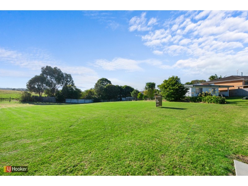 25 Outlook Drive, Lake Tyers Beach VIC 3909