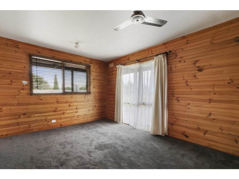 12 Neals Road, Metung VIC 3904